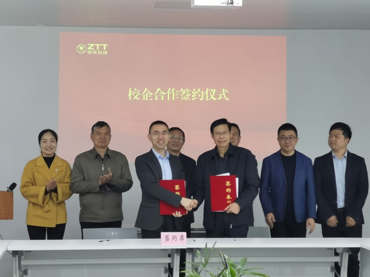 工贸技师 (2).jpg 工贸技师 (2).jpg